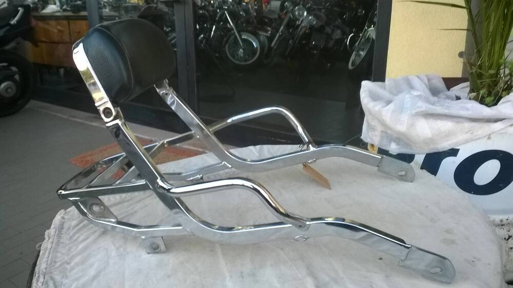 Schienale con portapacchi Moto Guzzi (3)