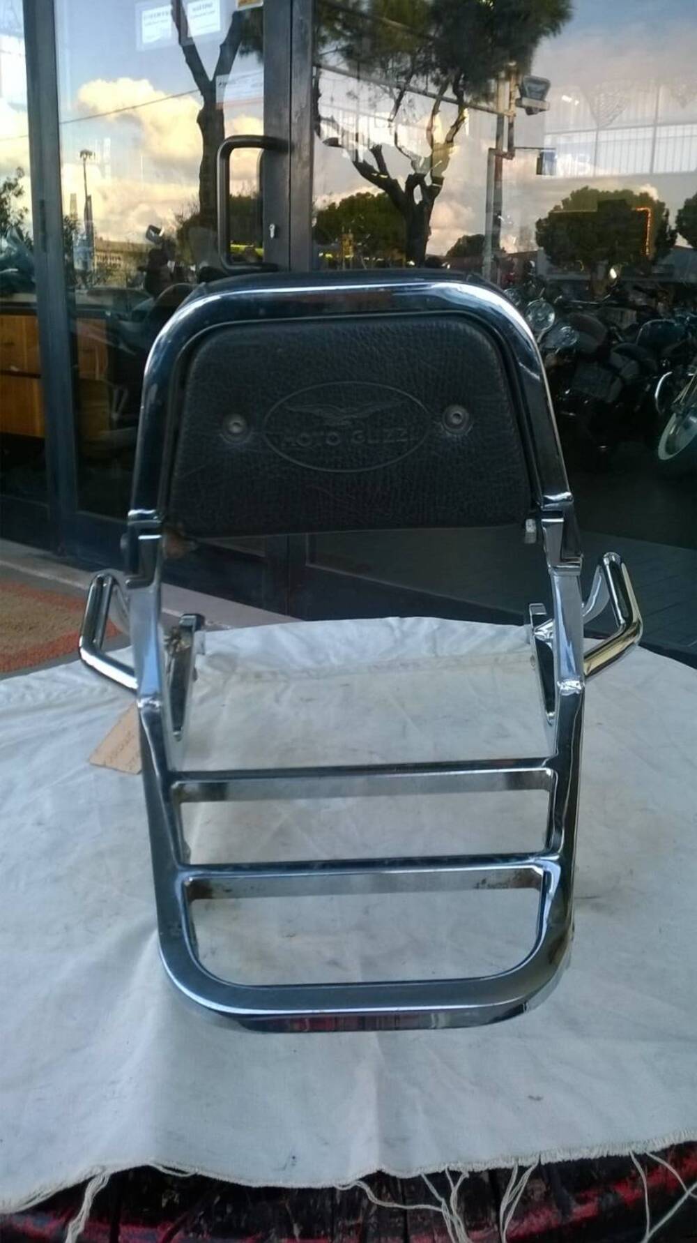 Schienale con portapacchi Moto Guzzi (6)
