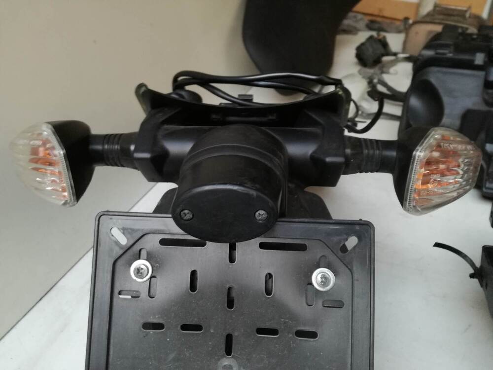 Ricambi vari originali Kawasaki ER-6F 2008 (12)