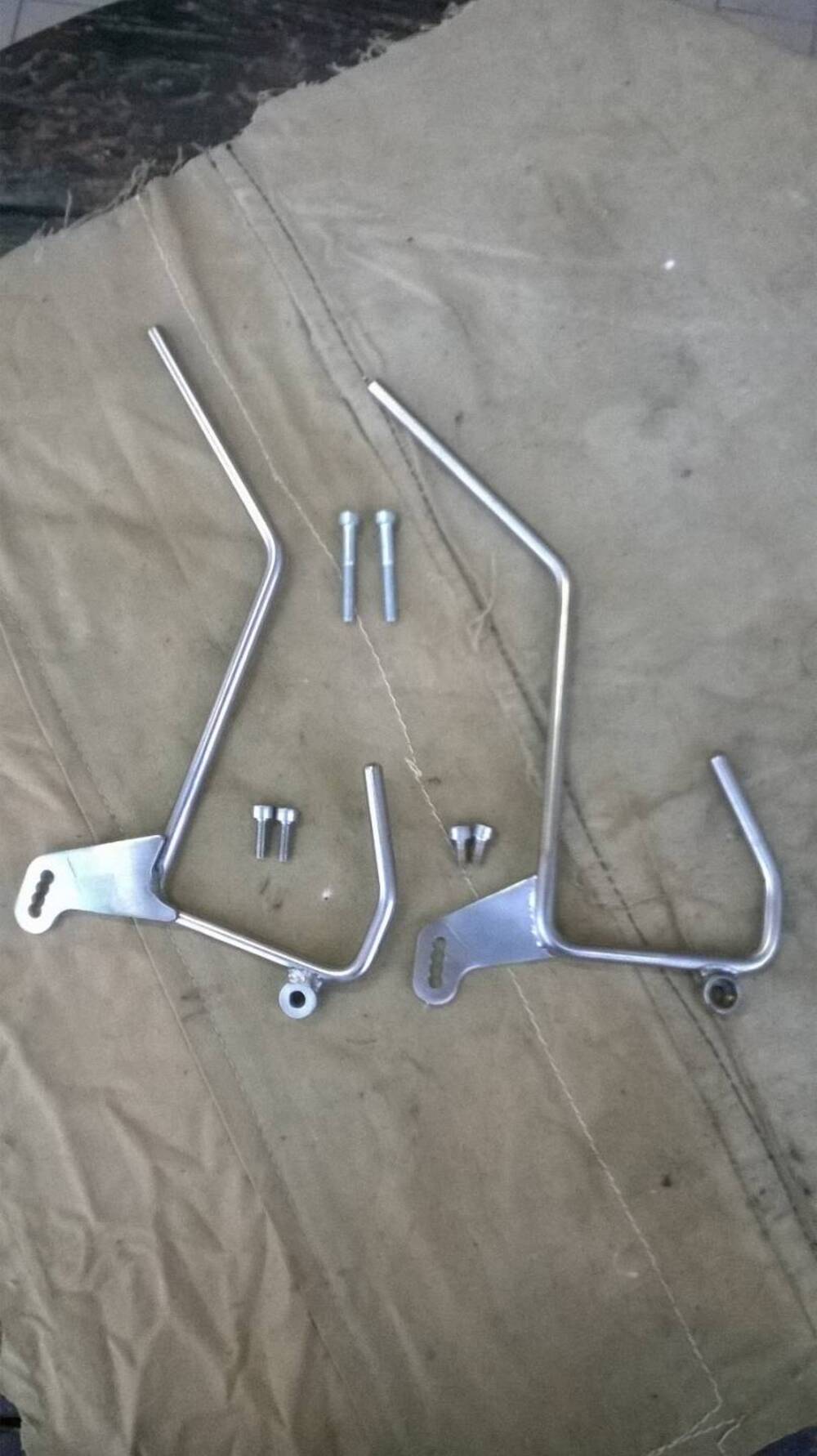 Supporti parabrezza Moto Guzzi