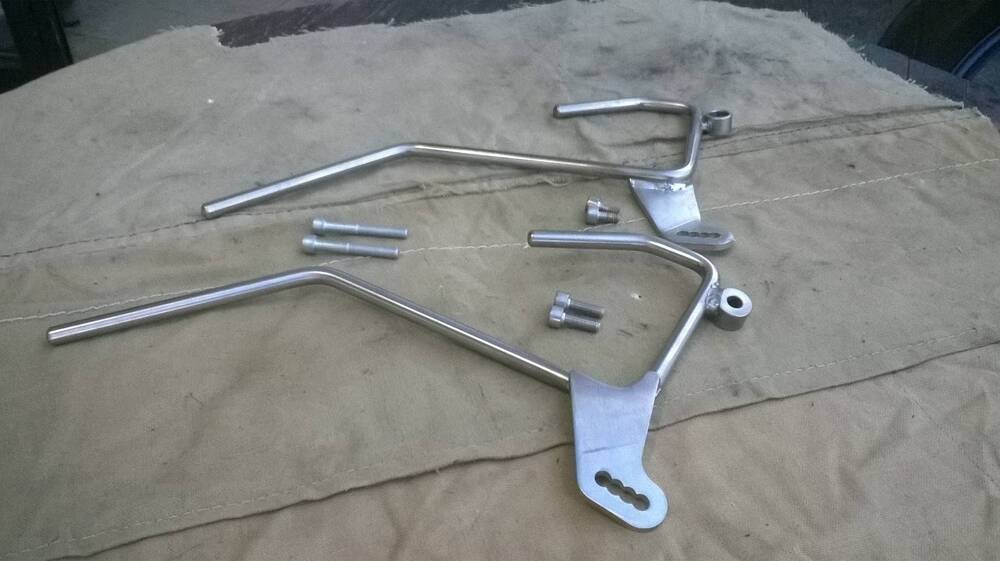 Supporti parabrezza Moto Guzzi (2)