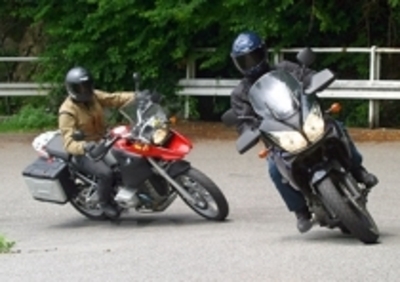 BMW R1200 GS e SUZUKI V-Strom 1000