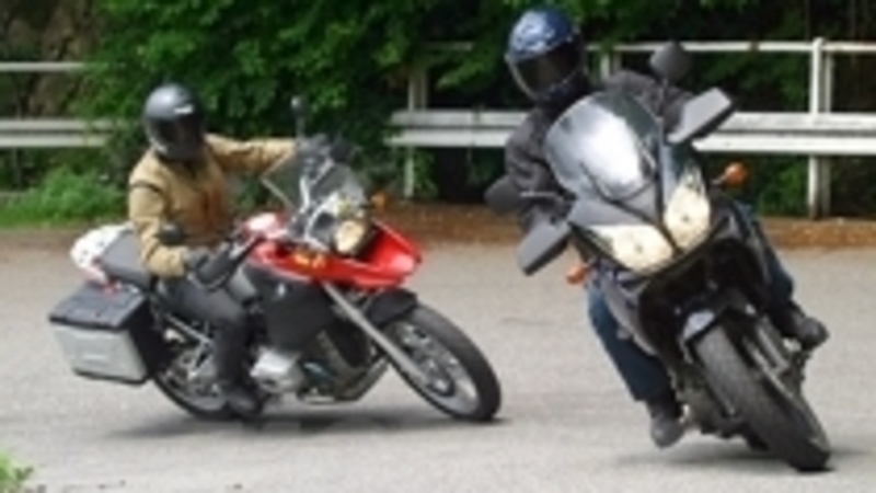 BMW R1200 GS e SUZUKI V-Strom 1000