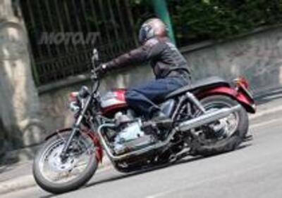 TRIUMPH Bonneville T100