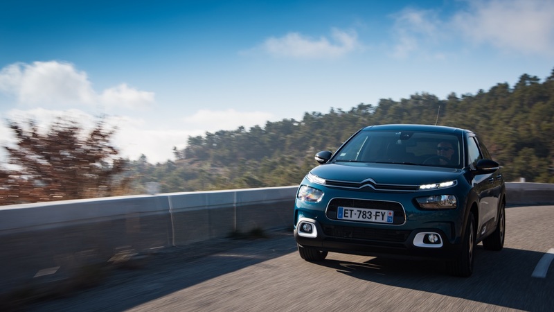 Citroen C4 Cactus 2018 | morbida e rilassata per le lunghe gite in famiglia [Video]