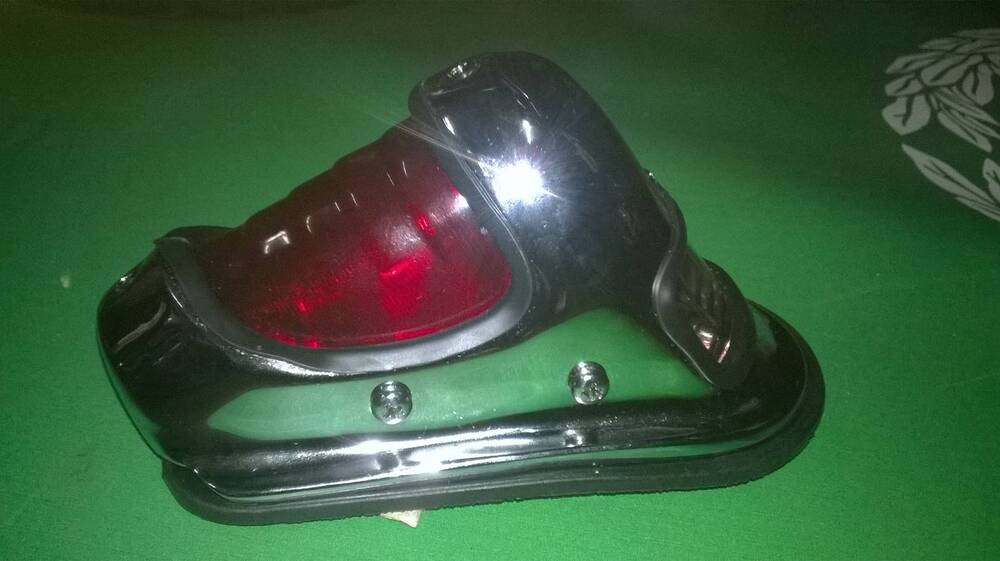 Fanale posteriore Beehive Harley-Davidson (5)