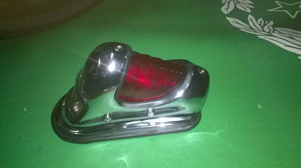 Fanale posteriore Beehive Harley-Davidson (3)