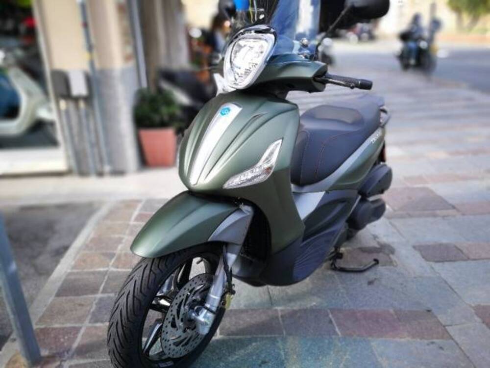 Piaggio Beverly 350 ABS (2016 - 20) (2)