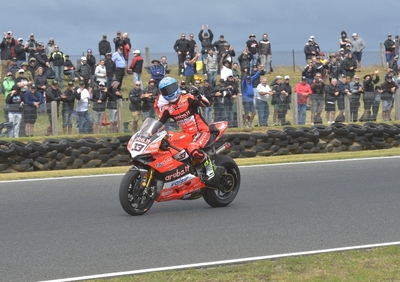 SBK 2018. Melandri vince Gara-1 a Phillip Island