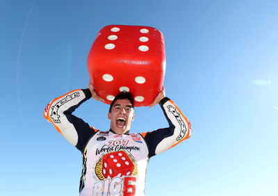 MotoGP. Marc Márquez firma con Honda HRC per altre due stagioni