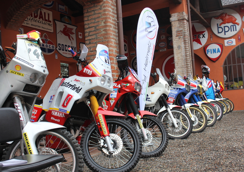 Le moto, i piloti e il ritorno al passato, una giornata immersi nella Dakar al Museo Fisogni