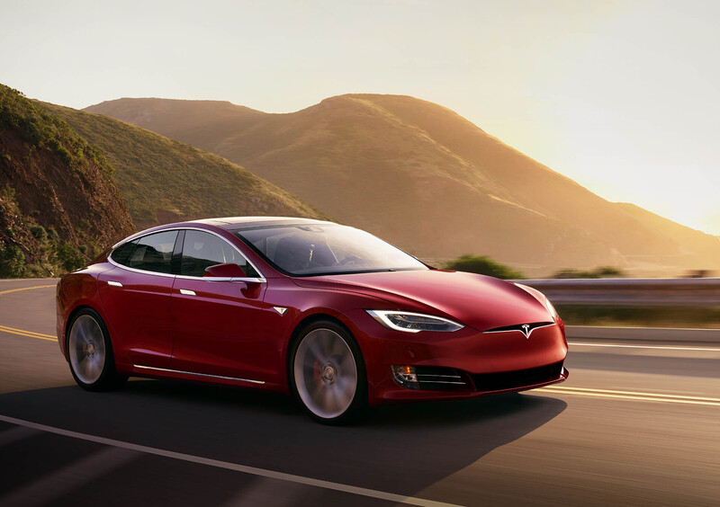 Tesla, hacker all’attacco dei server della Casa americana
