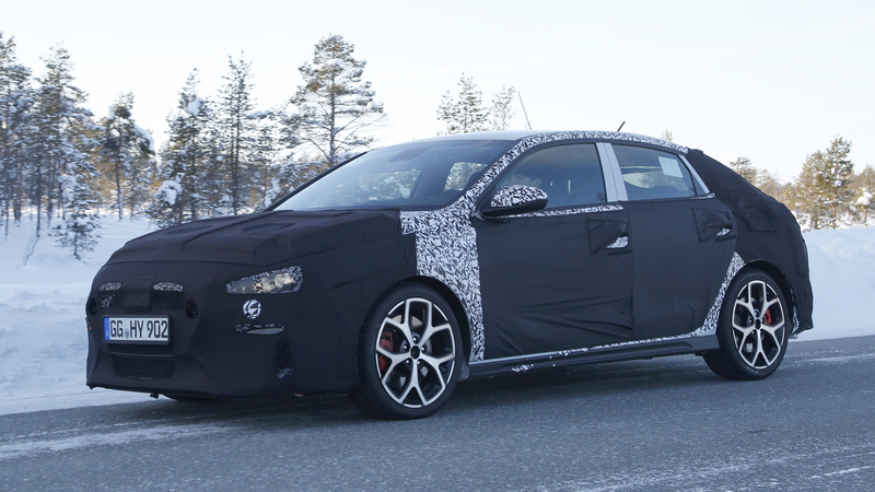 Hyundai i30 N Fastback, le foto spia