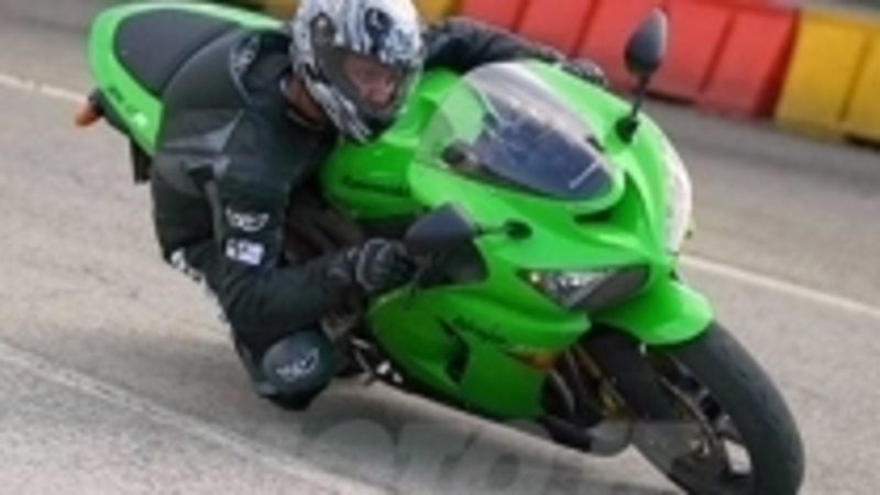 KAWASAKI Ninja 636 ZX-6R