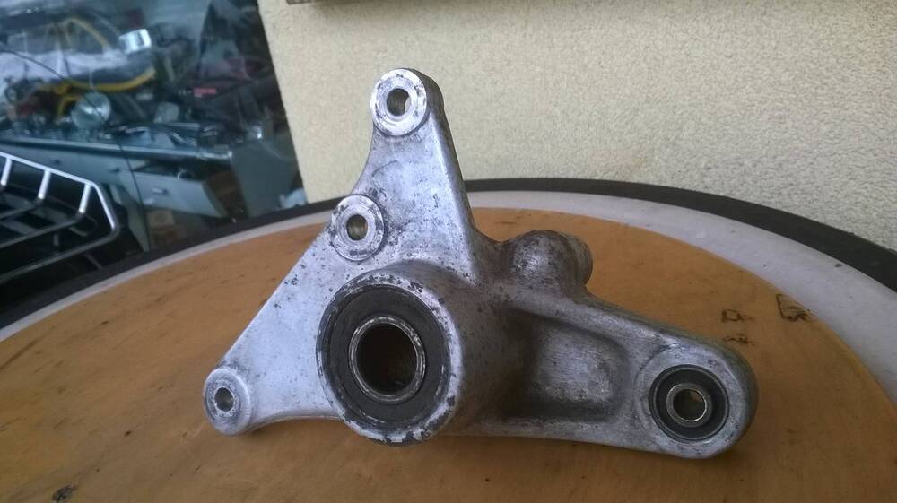Supporto pinza Freno Aprilia Leonardo (2)
