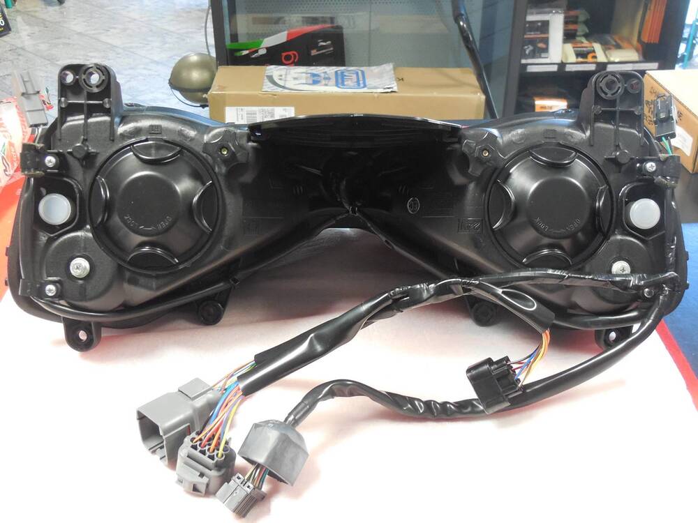 Fanale anteriore originale per Kawasaki ZX10 R 200 (4)