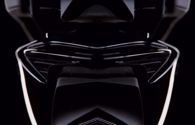 Un dettaglio dello scooter che sar&agrave; presentato a Roma