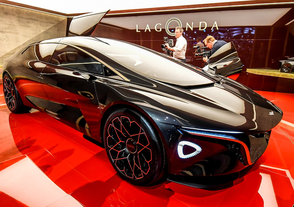 Aston Martin al Salone di Ginevra 2018 [Video]