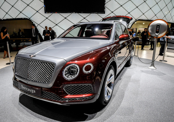 Bentley al Salone di Ginevra 2018 [Video]