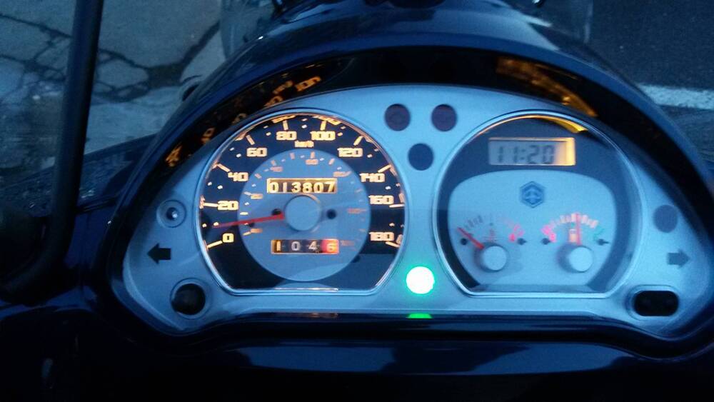 Piaggio Beverly Tourer 400 (2008 - 11) (3)