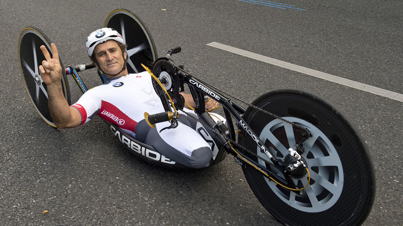 Zanardi eroico alla Maratona di Berlino