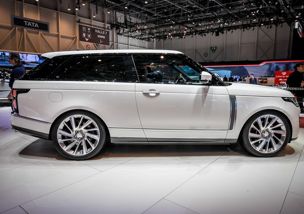 Range Rover SV Coupé al Salone di Ginevra 2018 [Video]