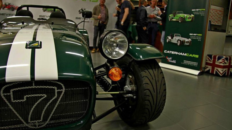 Caterham Italy apre a Milano