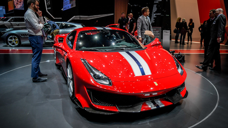 Ferrari 488 Pista, l&#039;erede della 458 Speciale arriva a Ginevra [Video]