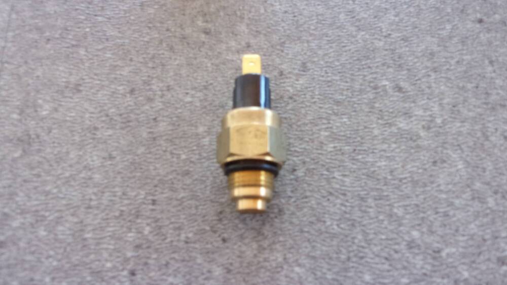 BULBO / INTERRUTTORE TERMOSTATICO Kymco (2)