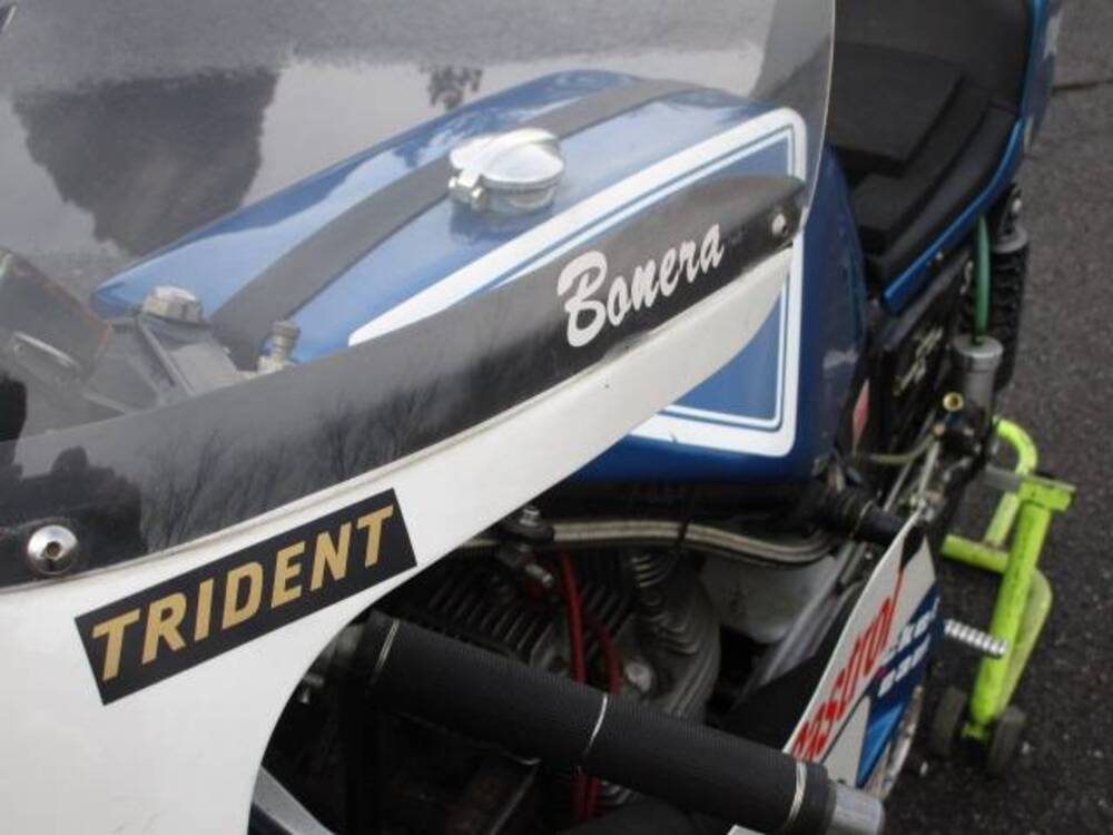 Triumph TRIDENT ROB NORTH 750 (3)