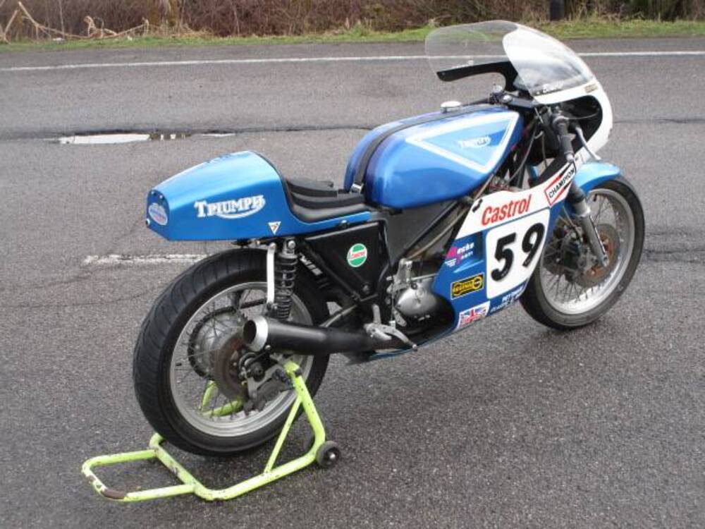 Triumph TRIDENT ROB NORTH 750 (6)