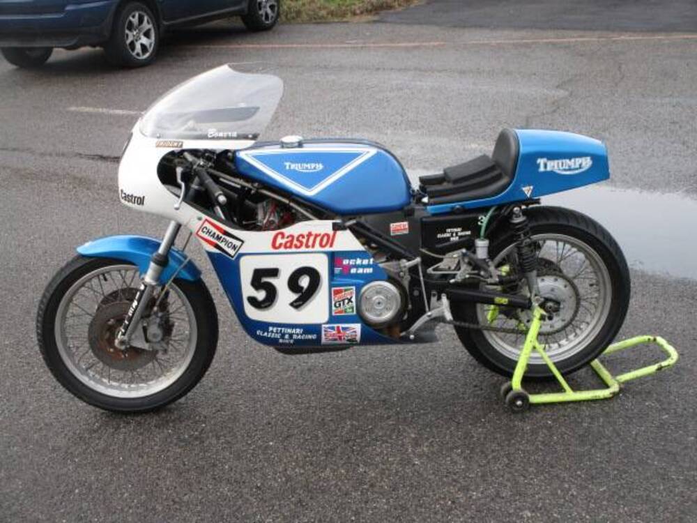 Triumph TRIDENT ROB NORTH 750 (5)