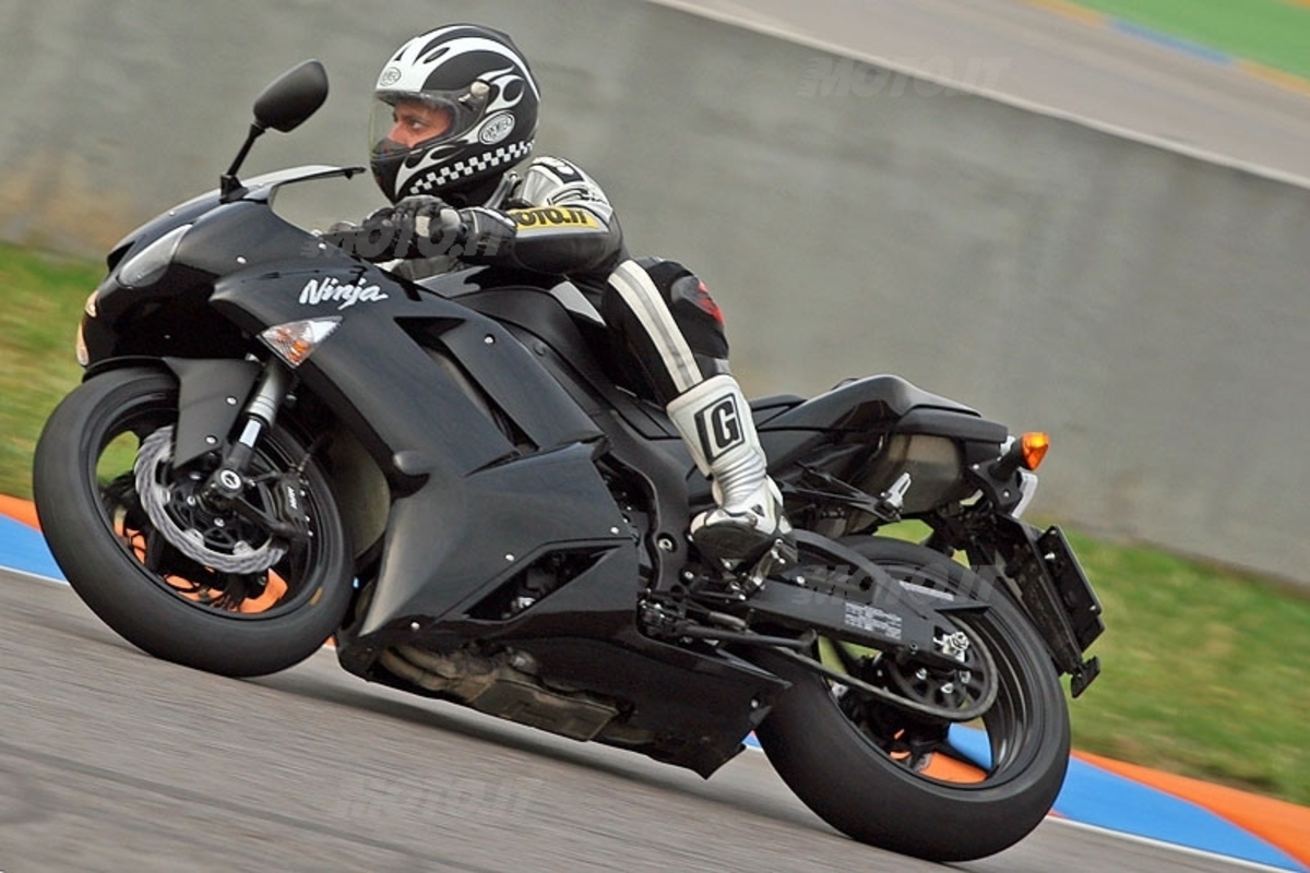 Prova KAWASAKI Ninja ZX6-R - Prove - Moto.it