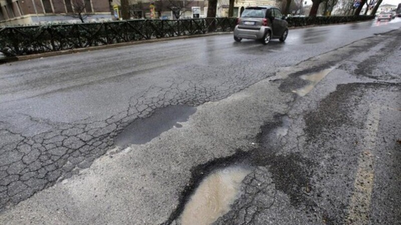 Strade italiane: un patrimonio da 1.000 miliardi. Ma le condizioni sono pietose