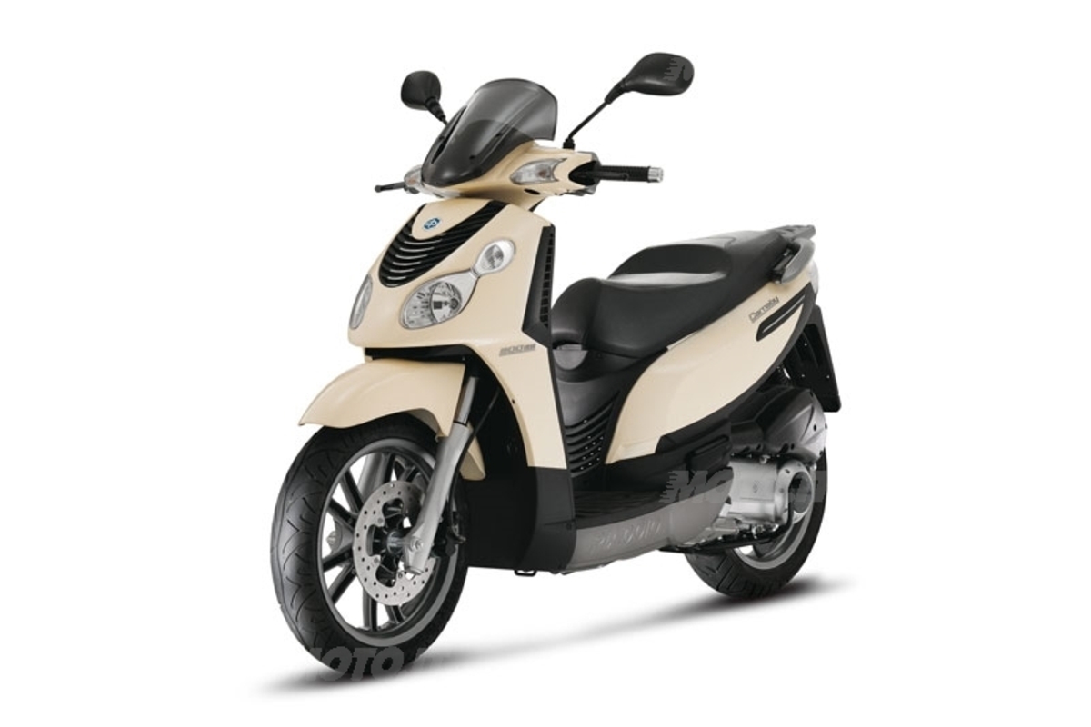 HOT Piaggio Beverly Carnaby 200 Piaggio Prova PIAGGIO
