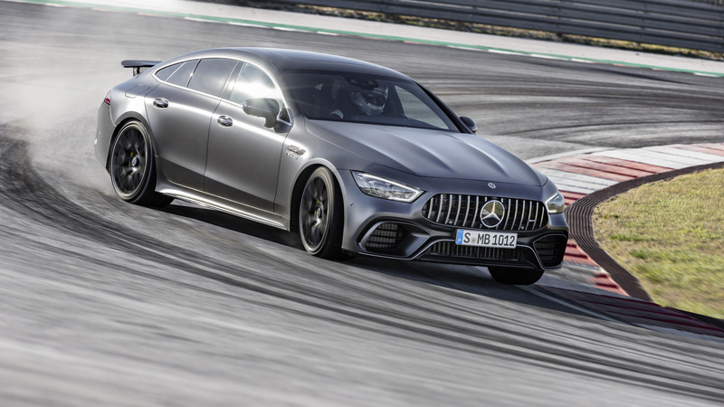 Mercedes-AMG GT, eccola in azione: sound e traversi [Video]