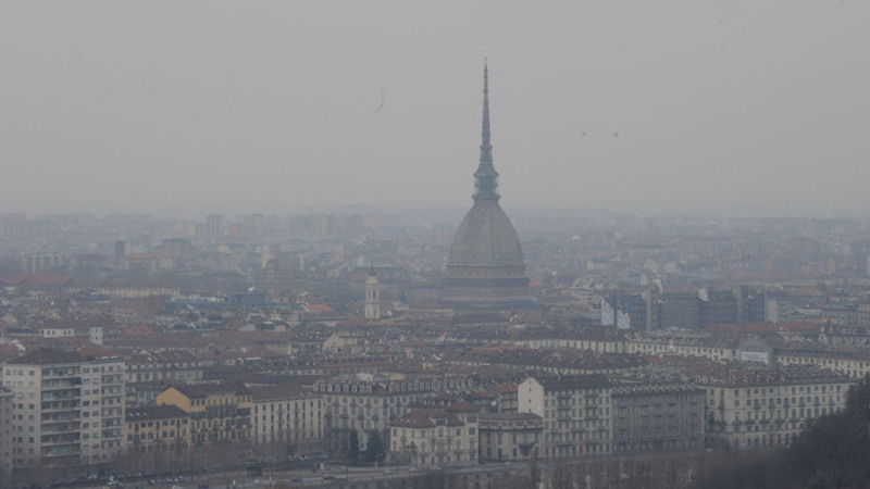 Smog: a Milano e Torino mezzi pubblici gratis