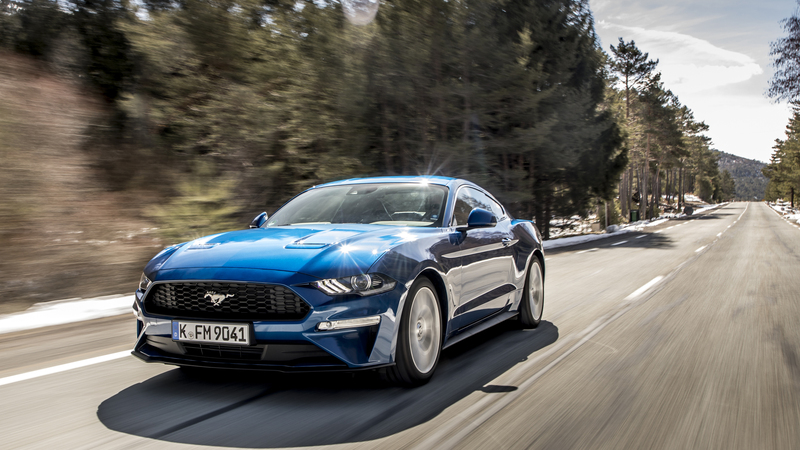 Ford Mustang 2018 restyling: cambio automatico a 10 marce e motori da 290 e 450 cv [Video]