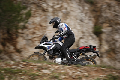 BMW F850GS 2018 TEST. Rivoltata come un calzino!