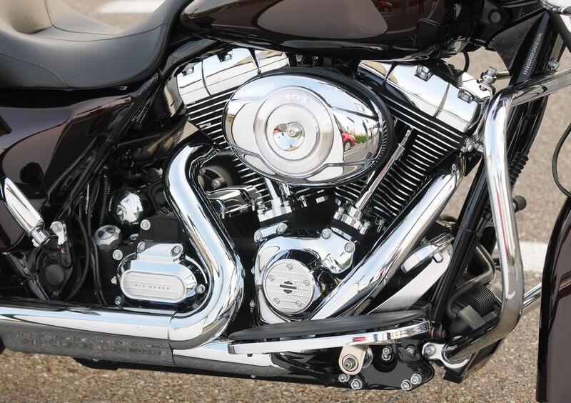 Harley-Davidson Touring 1690 Road Glide (2007 - 12) (4)