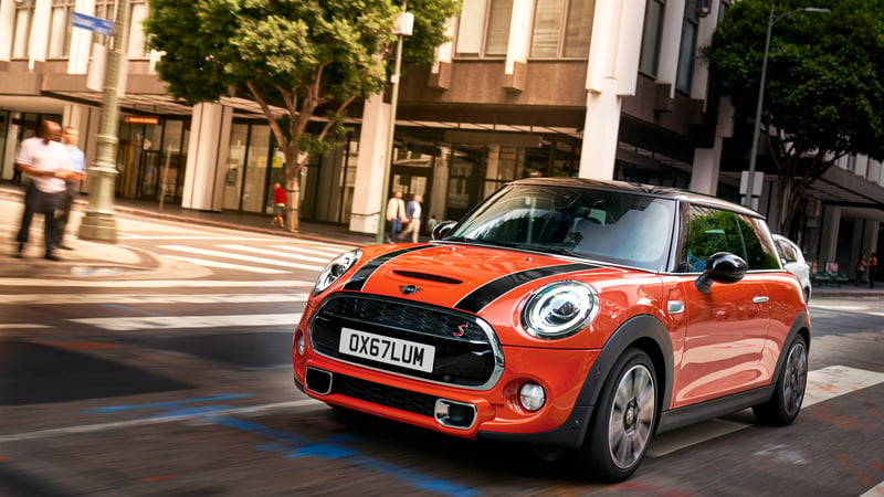 Mini Cooper S: restyling, personalizzazioni e tanto divertimento [Video]