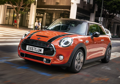 Mini Cooper S: restyling, personalizzazioni e tanto divertimento [Video]