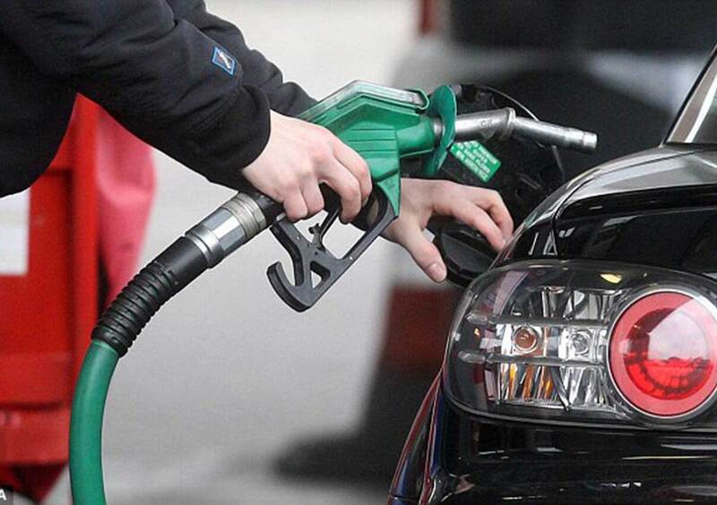 Benzina e Diesel, arrivano i rincari di Pasqua