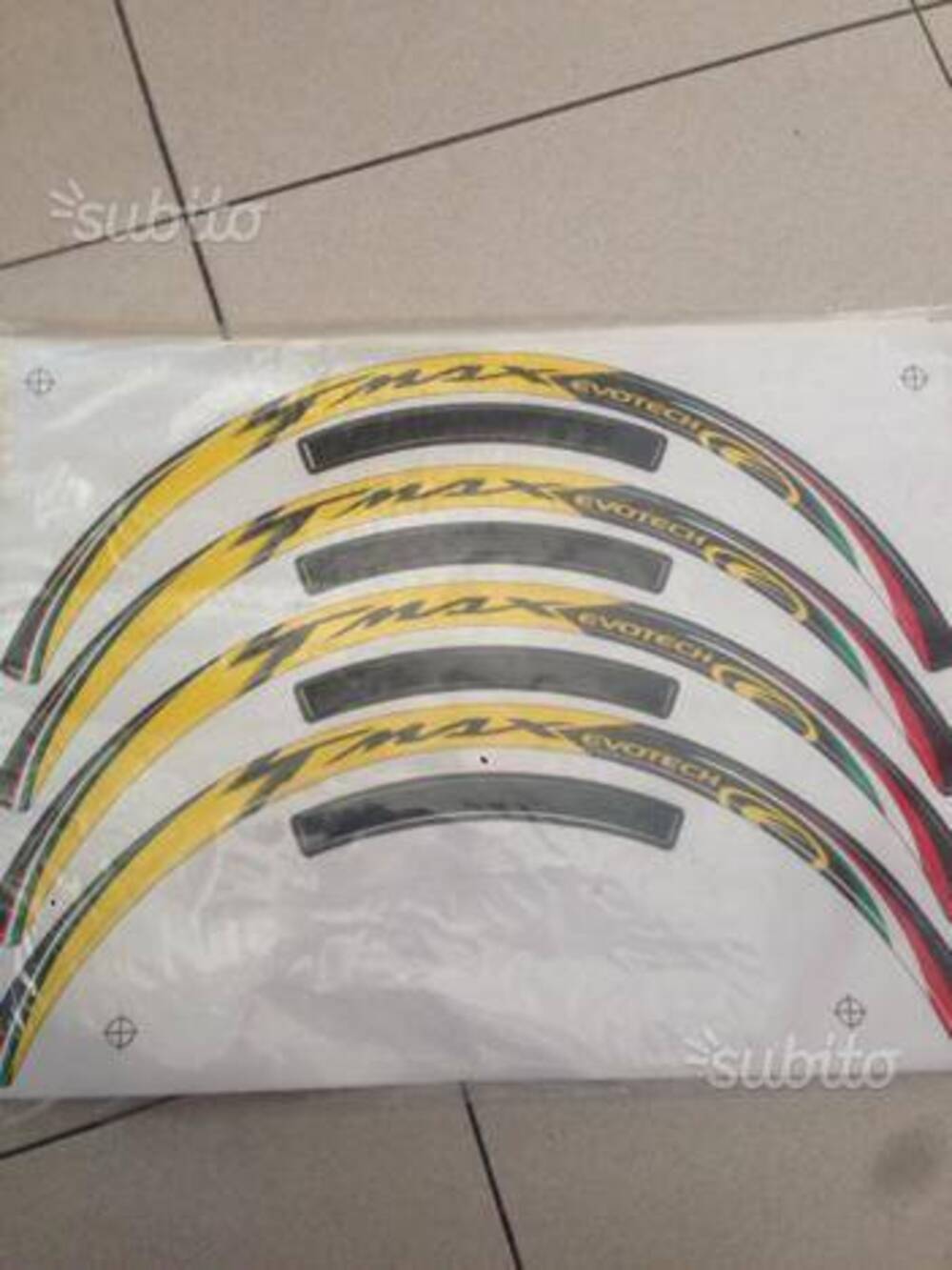 Strisce Evotech Yamaha T-Max (2)