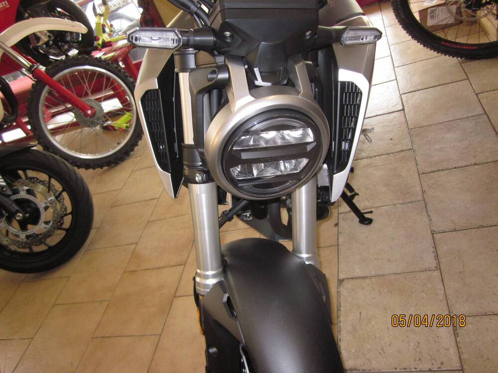 Honda CB 125 R (2024 - 25) (3)