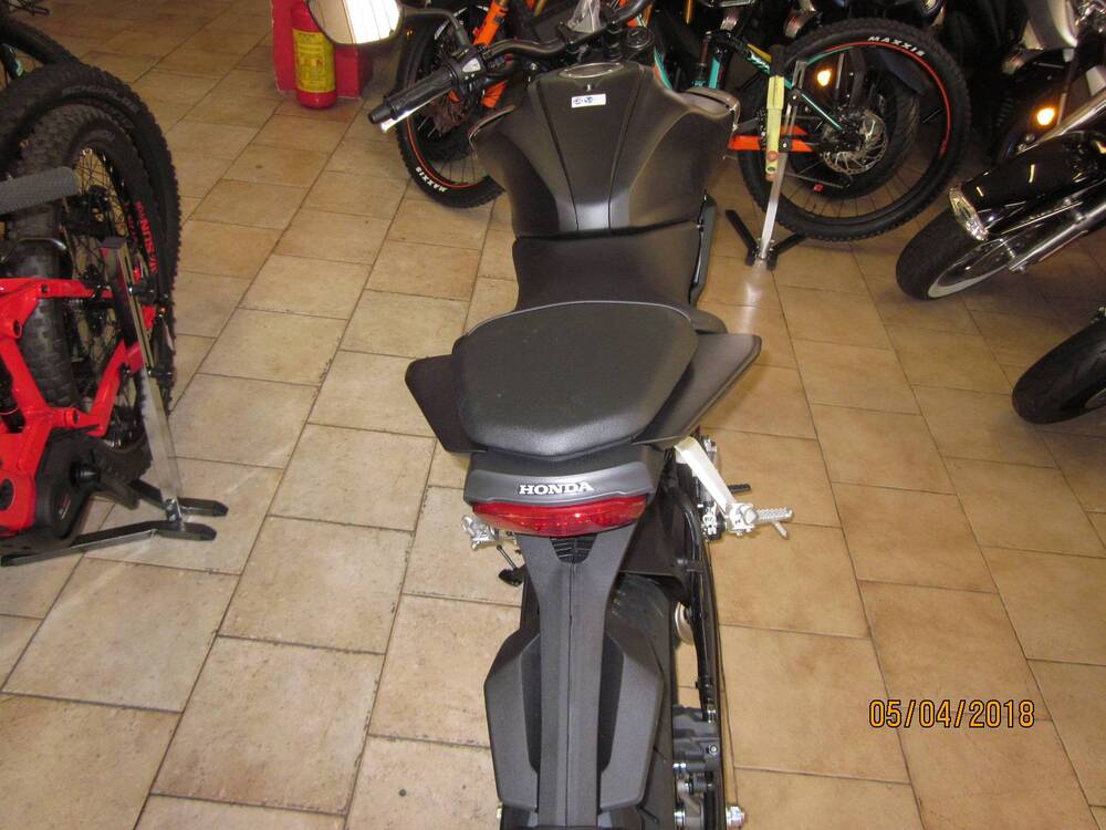 Honda CB 125 R (2024 - 25) (5)