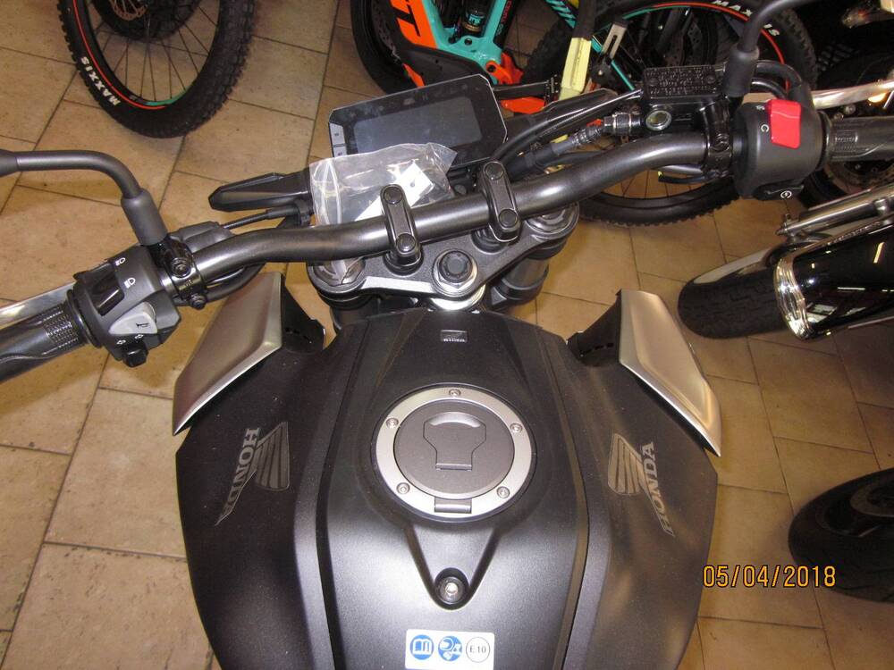 Honda CB 125 R (2024 - 25) (7)