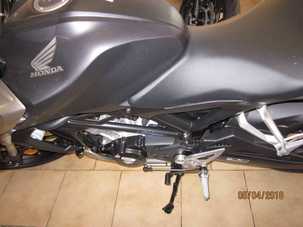 Honda CB 125 R (2024 - 25) (8)