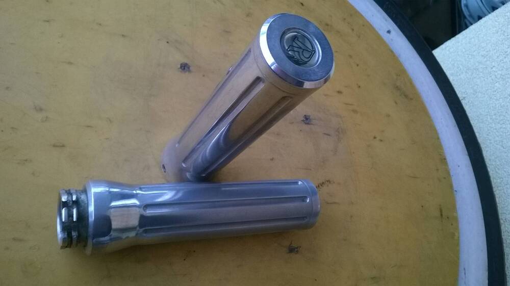 Manopole Rizoma 22 mm (4)