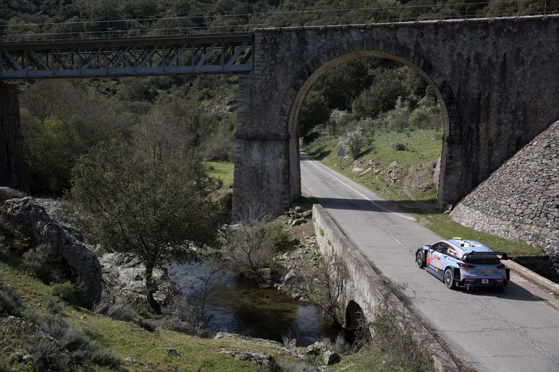 Neuville impegnato in una speciale del Tour de Corse 2018